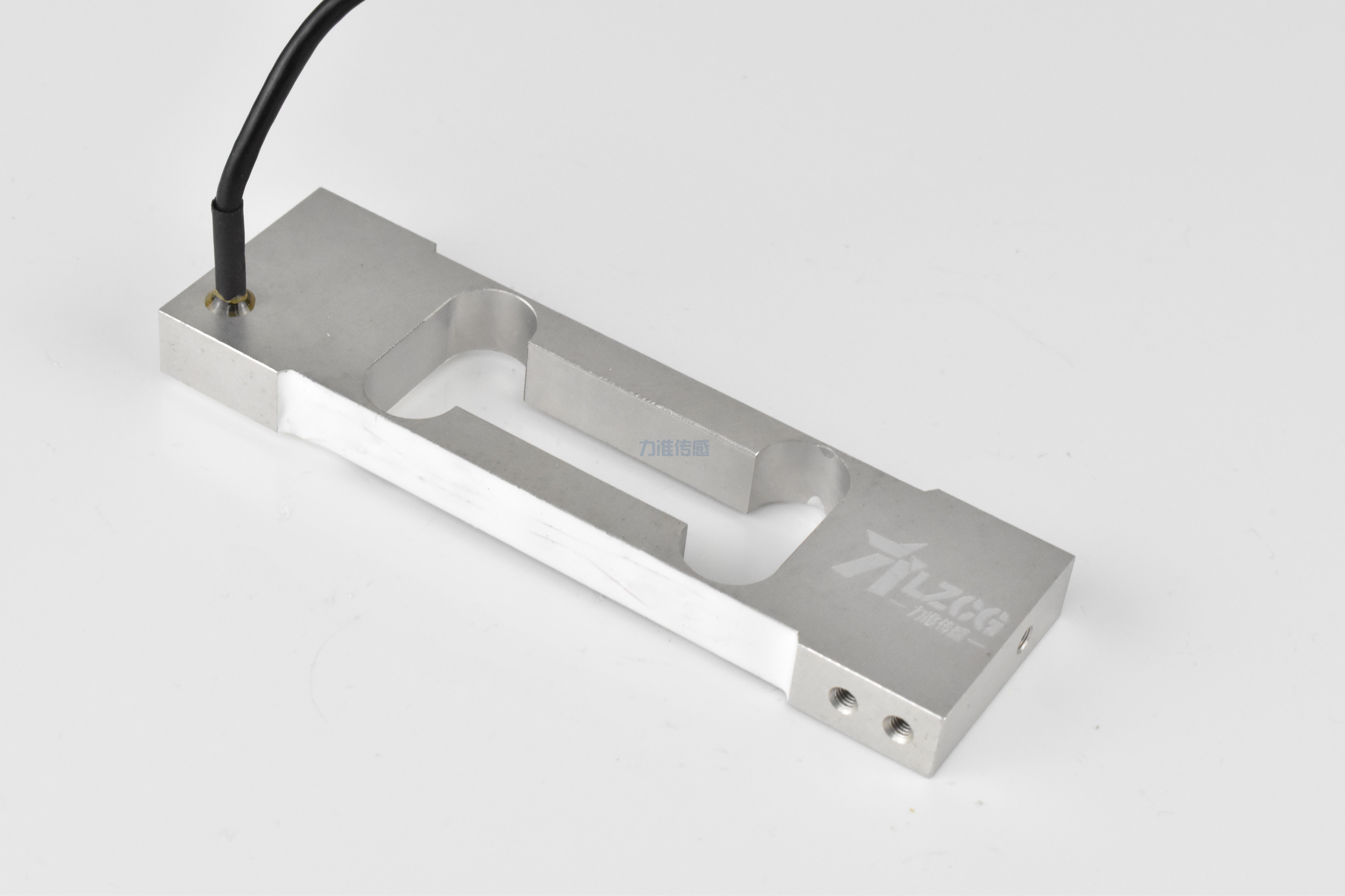 施工現(xiàn)場中如何將測力稱重傳感器與PLC連接起來(圖1) DSC_0755.JPG